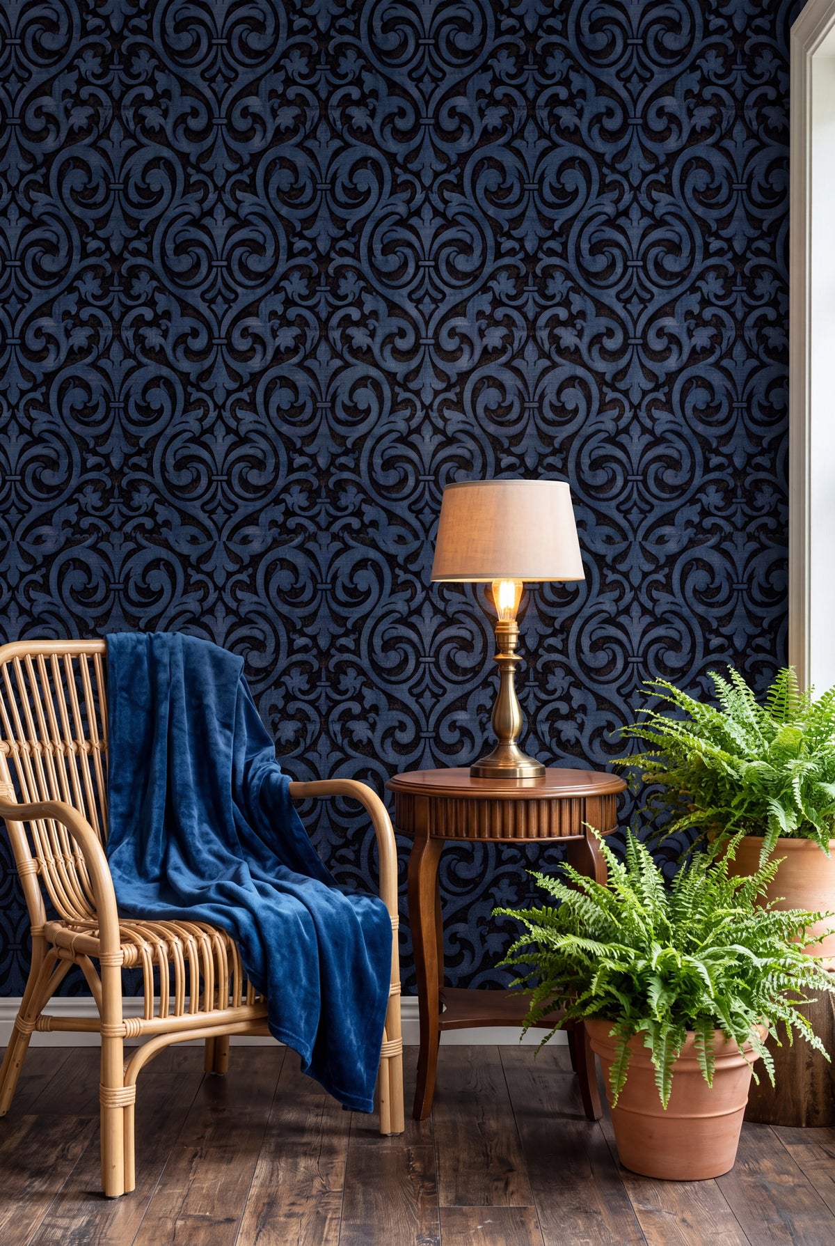 Regent Fleur wallpaper shown in a sunroom