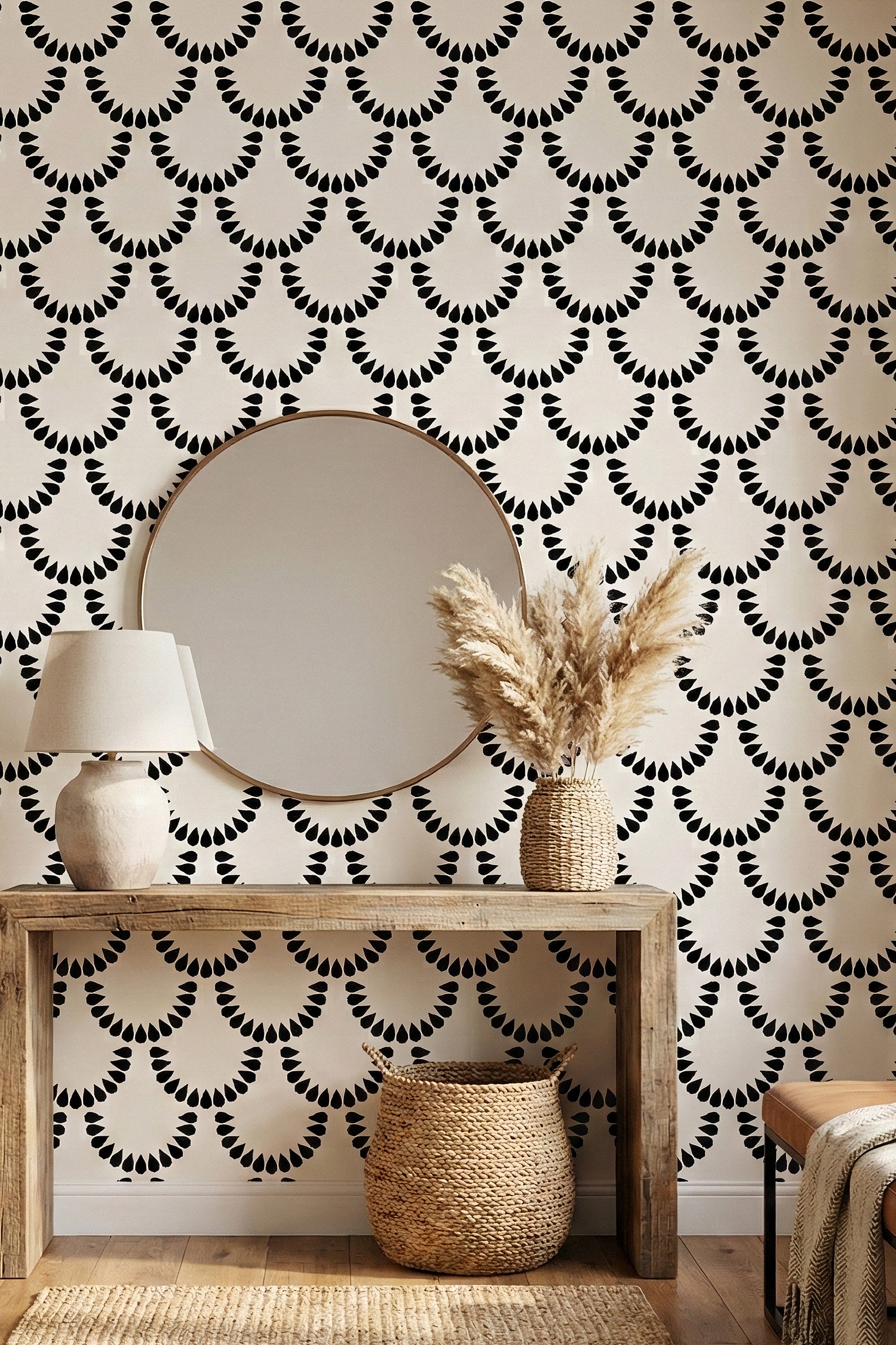 Scallop & Ivory wallpaper shown in an entryway