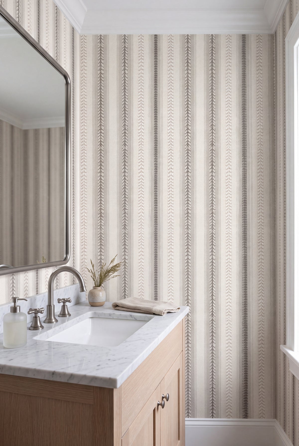 Wheatstitch wallpaper shown in a bathroom